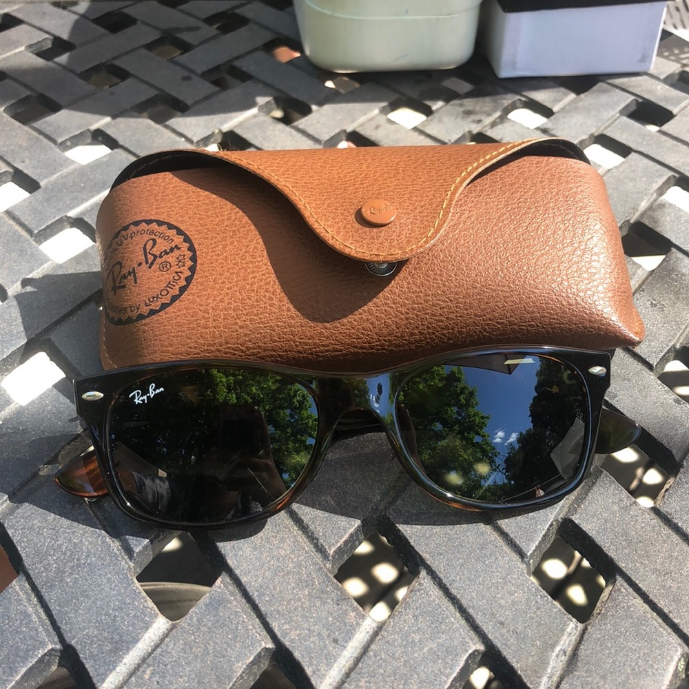 Rayban New Wayfarer Classic Sunglasses